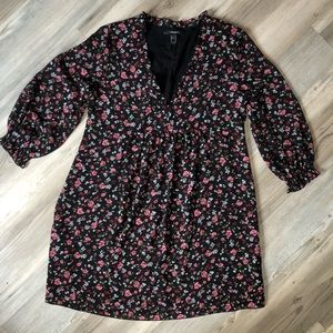 🌺Floral Forever 21 Dress Size Small 🌺